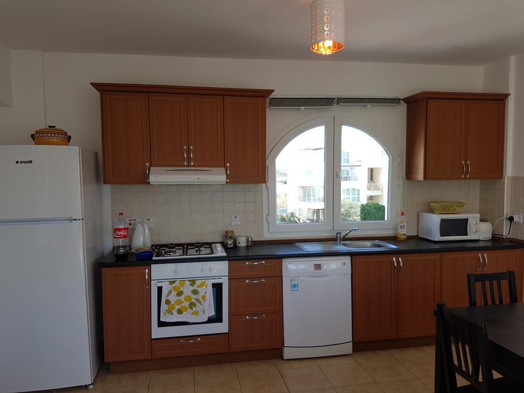 Aphrodite Beachfront Penthouse Apartment Ghaziveran Exteriör bild