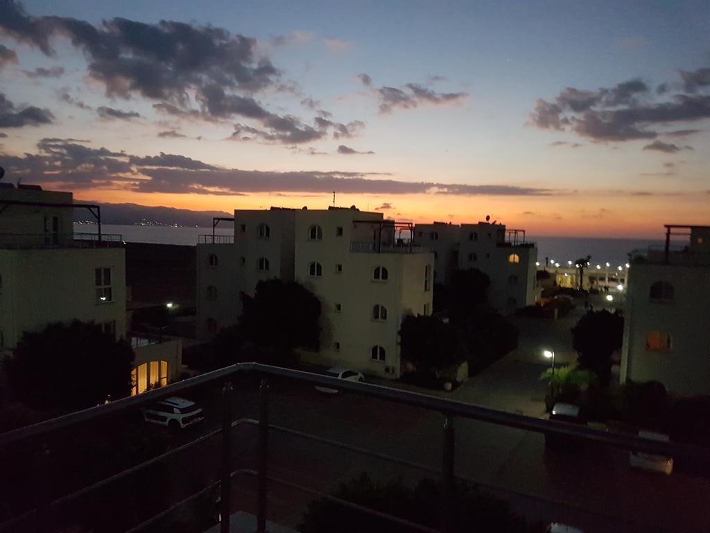 Aphrodite Beachfront Penthouse Apartment Ghaziveran Exteriör bild